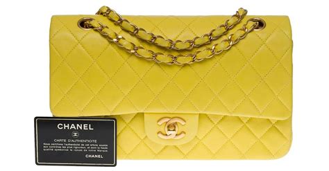 chanel jaune|blancolirio .